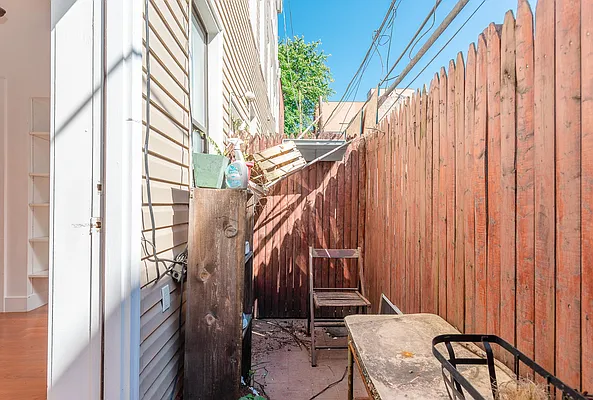 Rented by MySpaceNYC | media 35