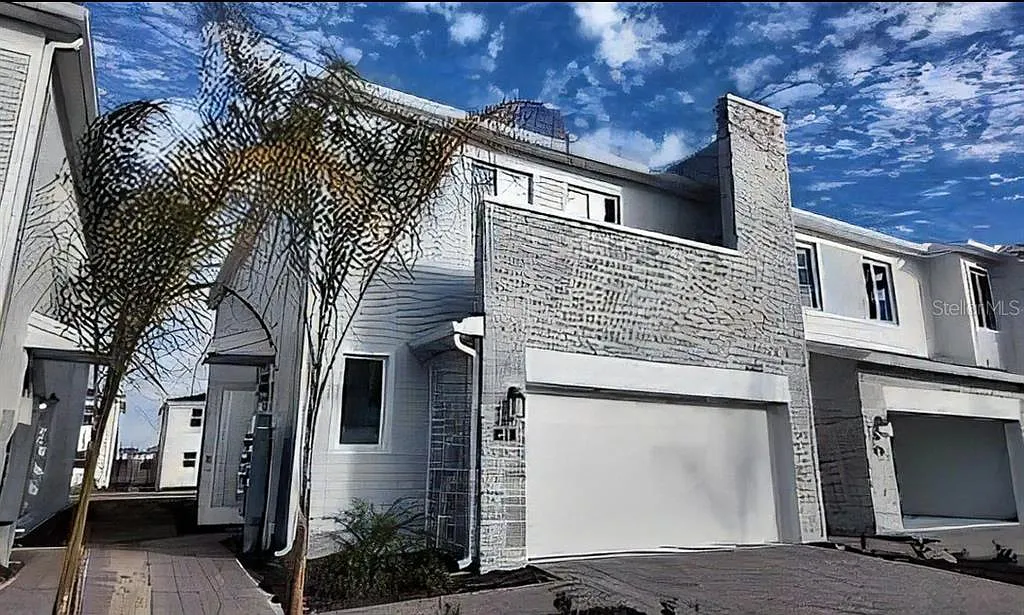 3 bed, 2.5 bath, 1978 sqft, $2,300 — Photo 2
