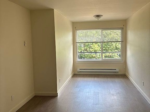 4th image of 2501 Thorndyke Ave W APT 204