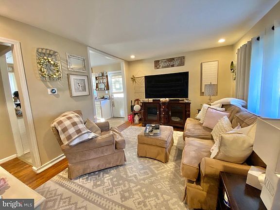 5th image of 28 Pettyridge Dr