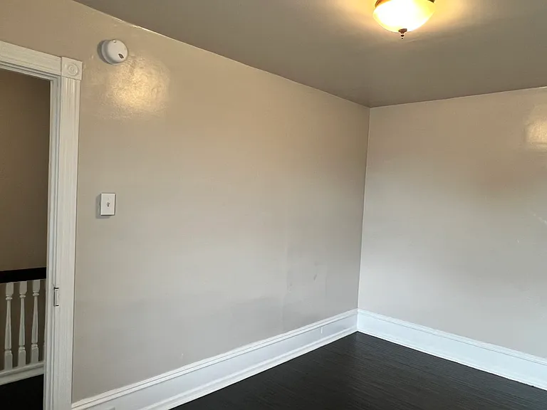 539 E Fulton St — Photo 12
