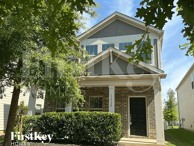 11732 Mesquite Rd — Photo 1