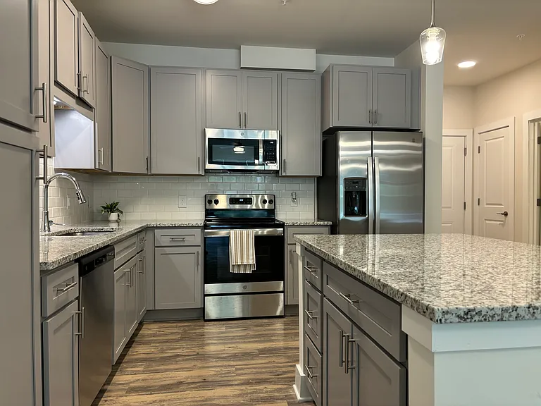 Fox Crossing Apartments at Durham — Photo 8