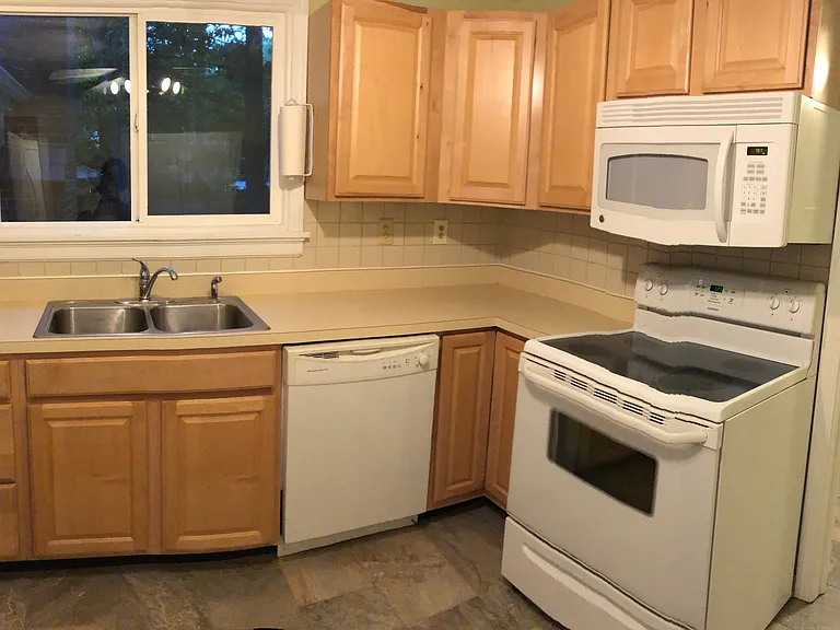 808 Cowan Rd — Photo 14