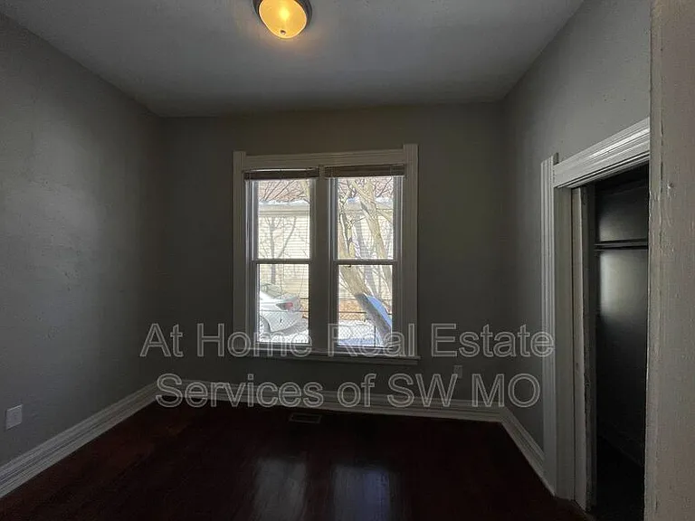 1015 N Sherman Ave — Photo 4