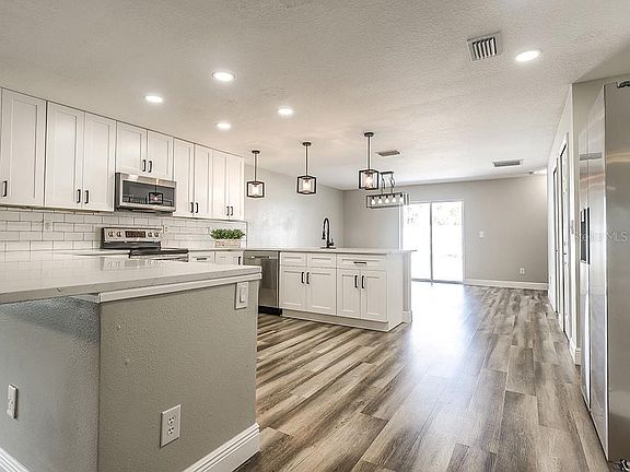 3rd image of 13853 Noble Park Dr