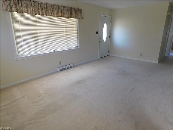 5th image of 135 Norwich Ave