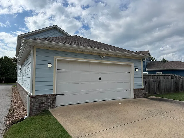 626 N Tennyson Ln — Photo 29