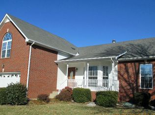 129 W Braxton Ln, Hendersonville, TN 37075