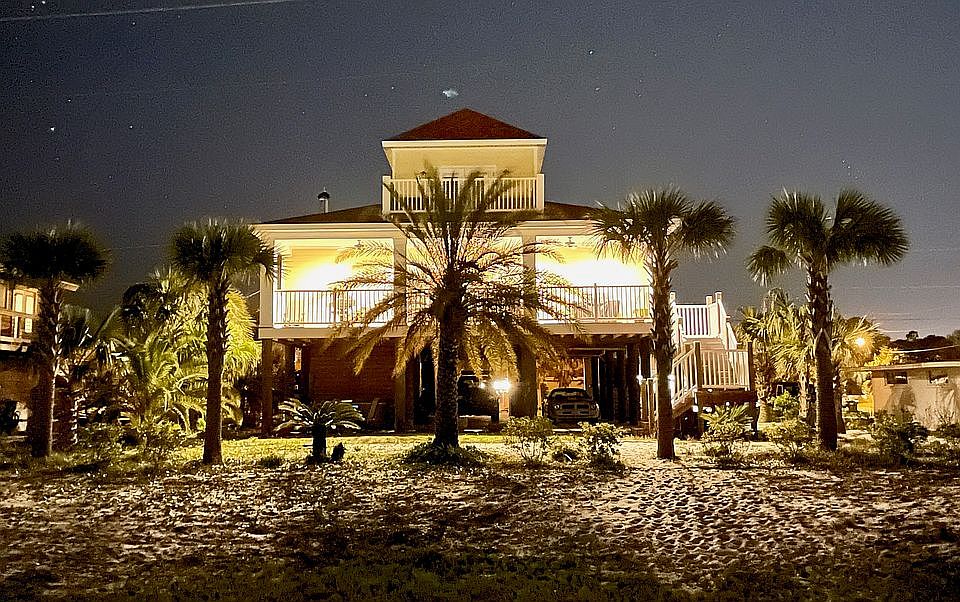 1st image of 604 Pelican Dr