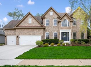 2825 Clara Ave, Aurora, IL 60502