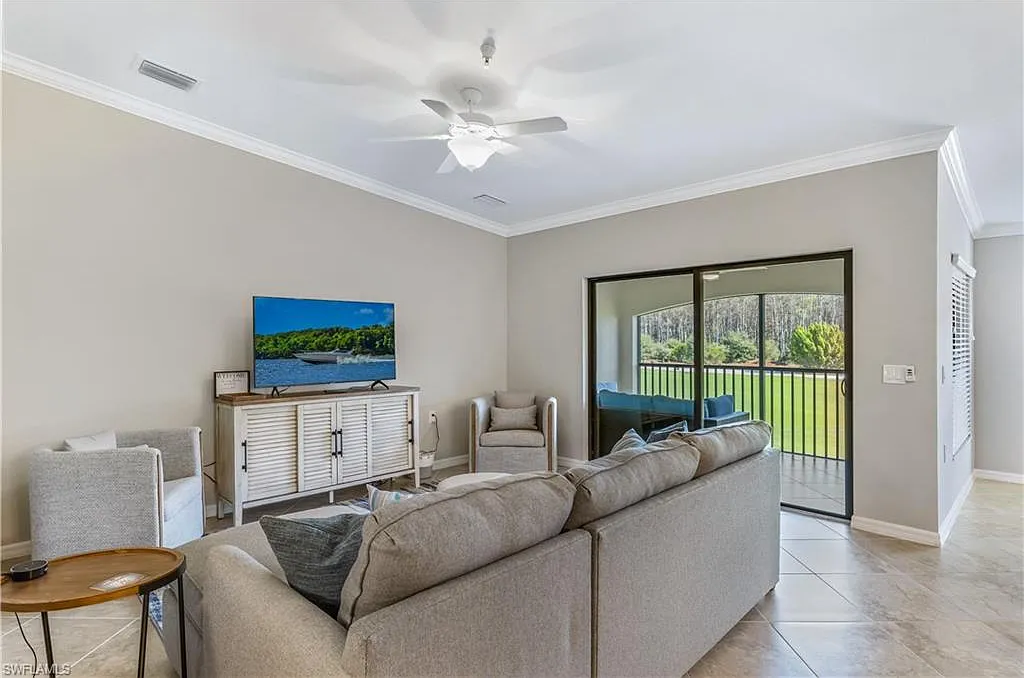 2 bed, 2.0 bath, 1366 sqft, $7,500 — Photo 4