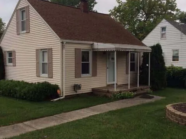 1042 E Mandeville St, Burton, MI 48529