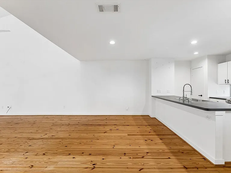 6130 Grand Blvd — Photo 19
