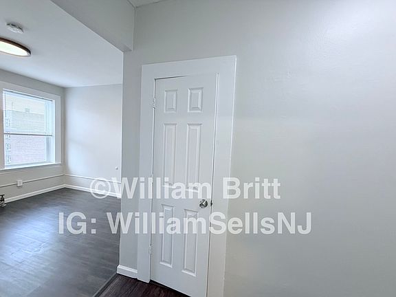 4th image of 9 Bentley Ave #12B
