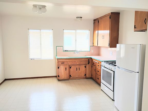 4th image of 16821 Yukon Ave APT 6