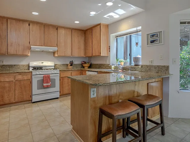 1484 Clearwater Way — Photo 4