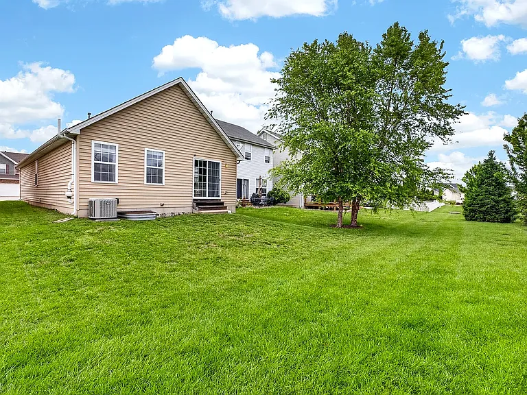 3148 Bentwater Pl — Photo 2