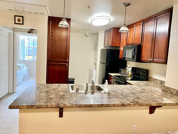 3rd image of 1156 Morse Ave