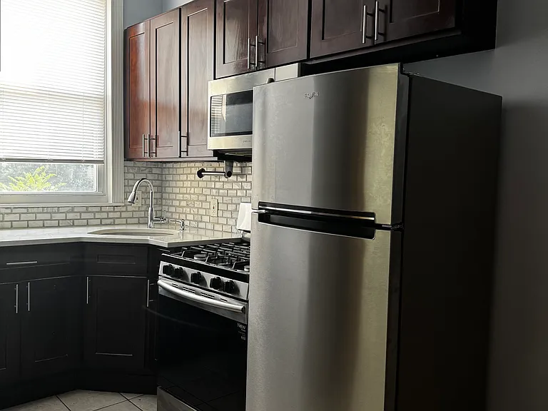 112 Waverly Ave #2 — Photo 12