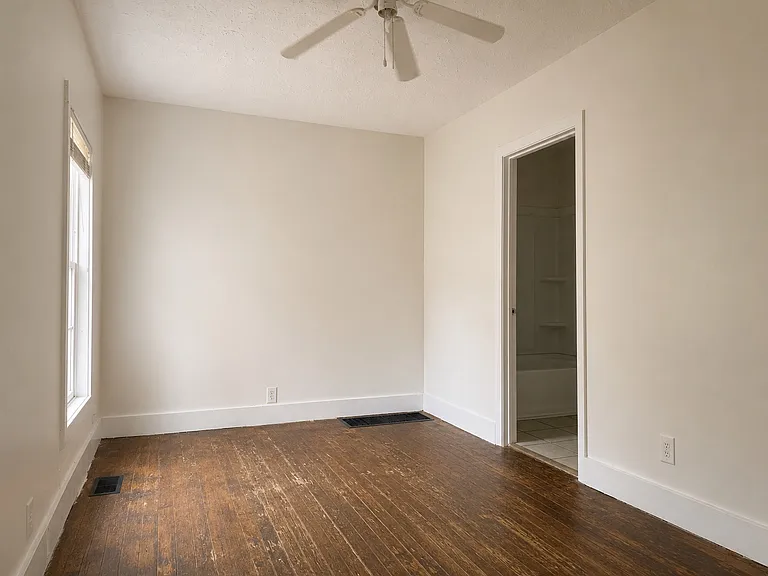 632 S Harlan Ave #C — Photo 17