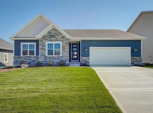 523 Big Stone Trl, Middleton, WI 53562