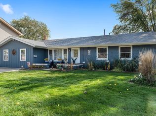 1317 Syracuse Ln, Schaumburg, IL 60193