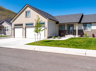 1718 Brambling Brae Ln, Wenatchee, WA 98801