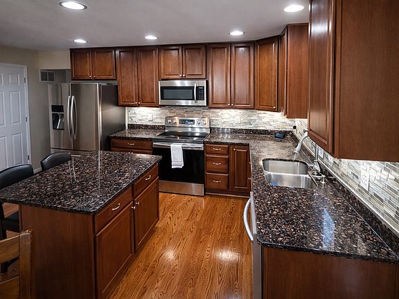 3rd image of 6403 Holly Marie Rd