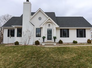 4811 Lockner Dr, Urbandale, IA 50322