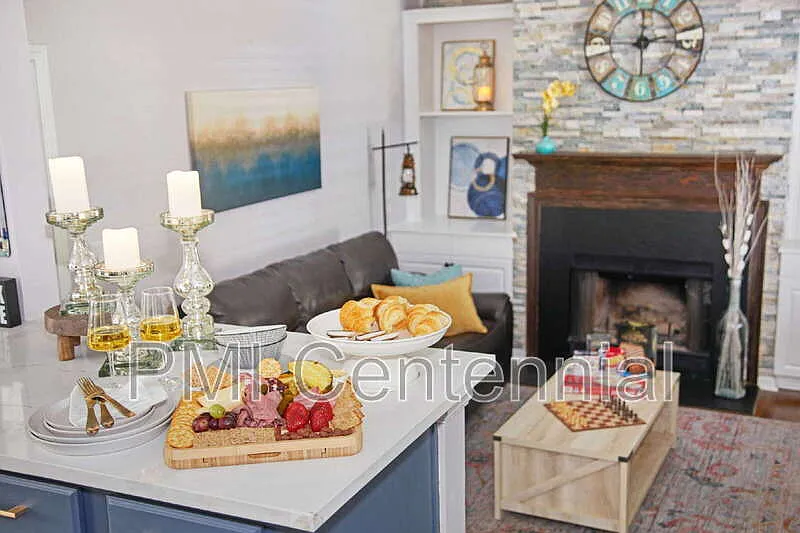 4 bed, 3.5 bath, 2400 sqft, $7,500 — Photo 4