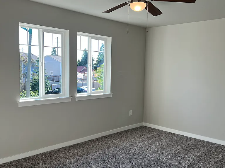 314 Stevens St NE — Photo 35