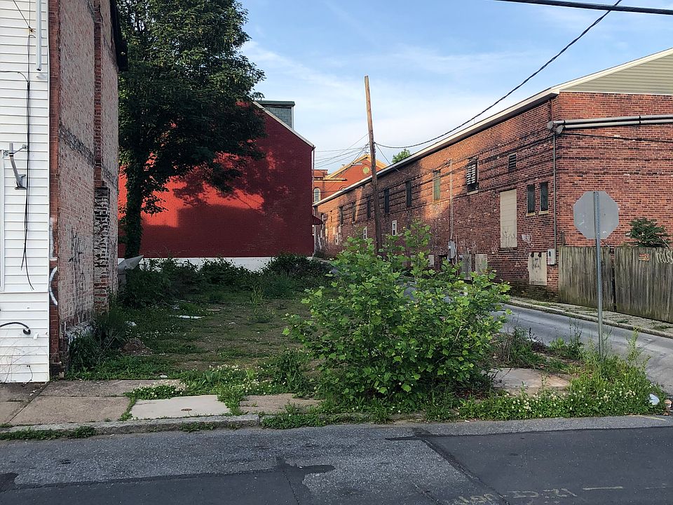 1st image of 1923 Logan St