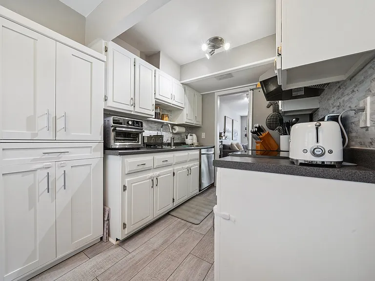 100 Willowbrook Ave #1 — Photo 18
