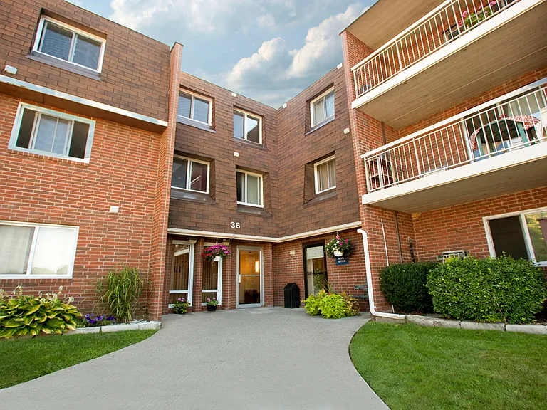 36 Arran Dr — Photo 1
