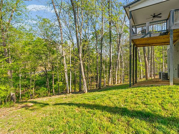 4th image of 589 Briarwood Dr