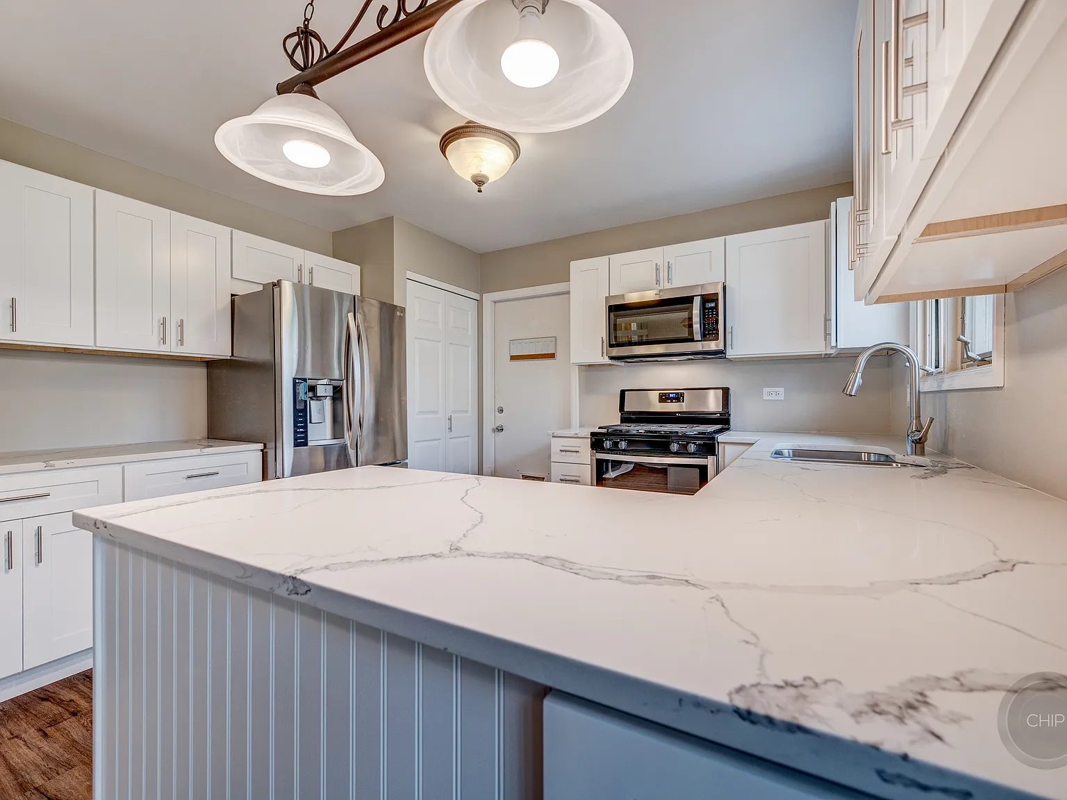4 bed, 1.5 bath, 1530 sqft, $3,500 — Photo 2