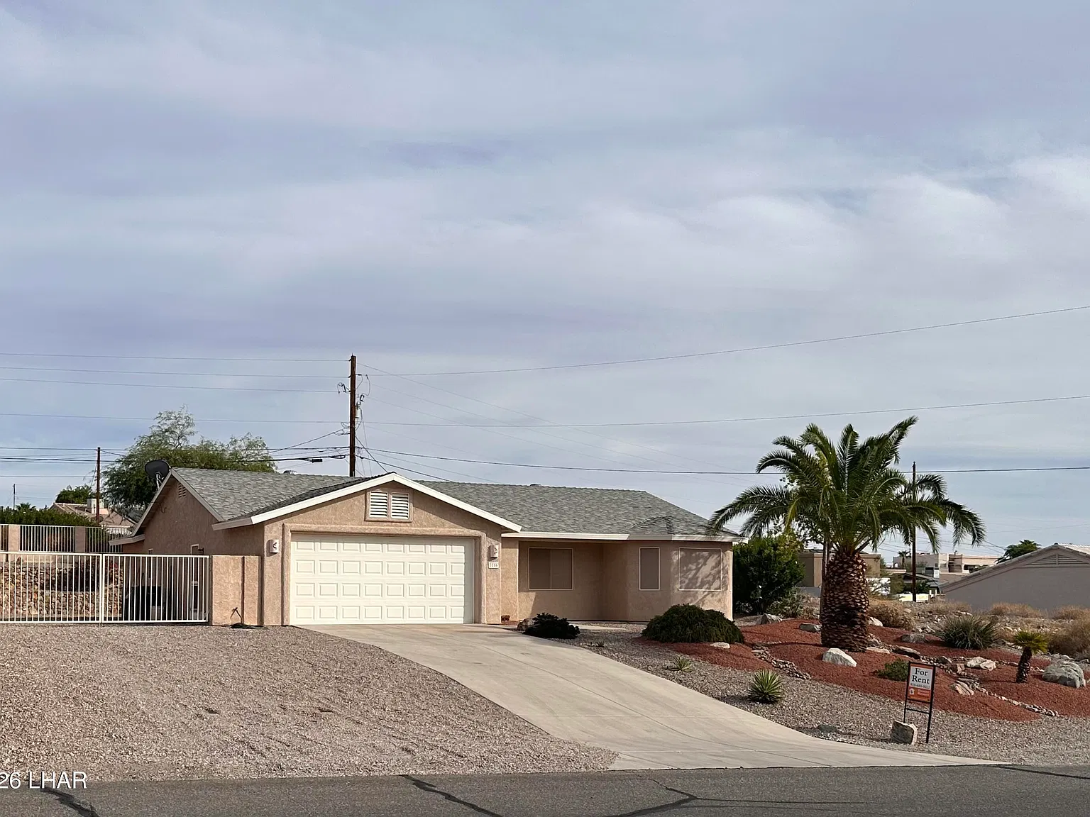 3 bed, 2.0 bath, 1306 sqft, $1,800 — Photo 1