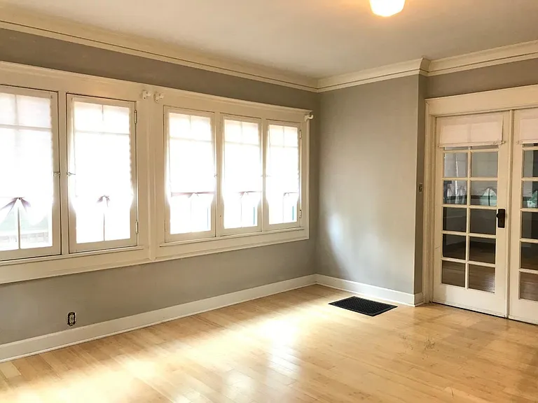 6140 N College Ave — Photo 11