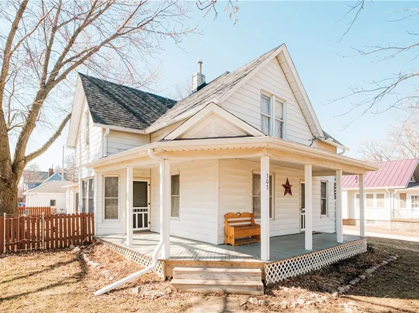 303 13th St, Dallas Center, IA 50063