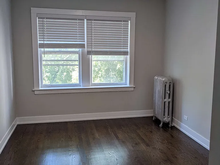 2533-37 Hartrey Ave — Photo 6