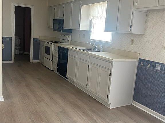 5th image of 327 Brookside Ct