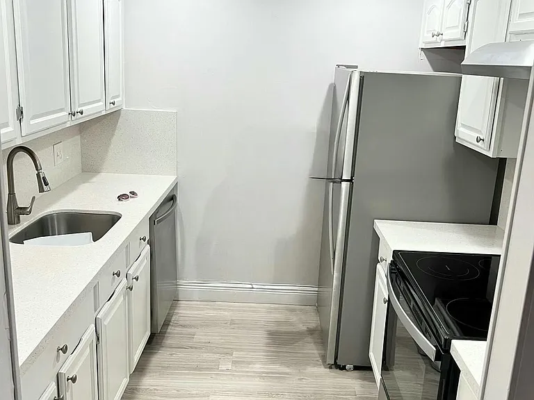300 SW 134th Way #203E — Photo 3