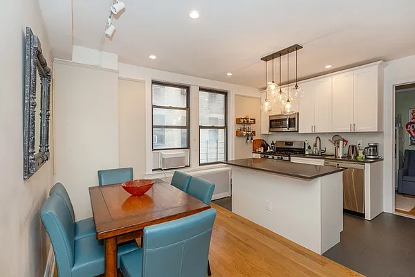 Rented by Rita S Citrin, LREB | media 4