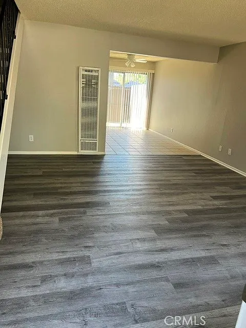 1 bed, 870 sqft, $2,400 — Photo 2
