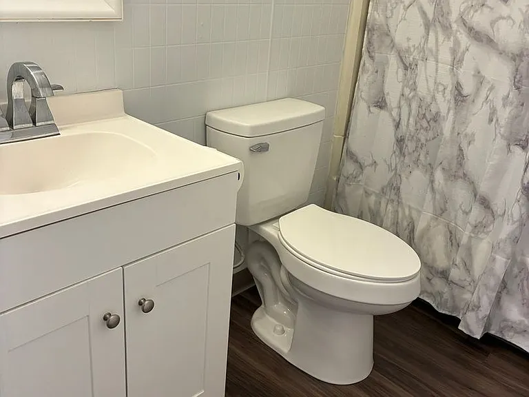 Waynedale Circle Apartments — Photo 29