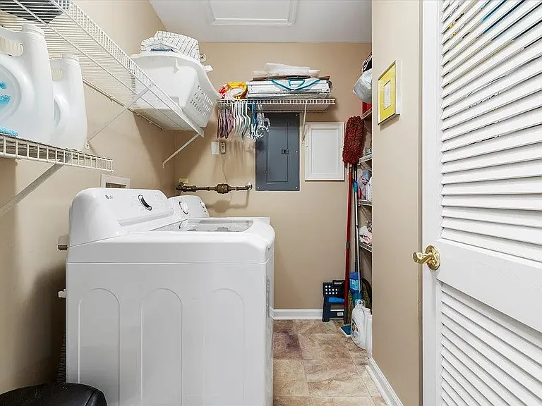 211 S Knollwood Dr #2305 — Photo 16