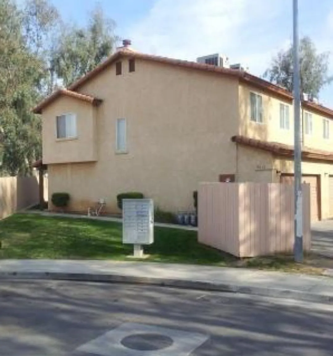 8013 Latham Court — Photo 2