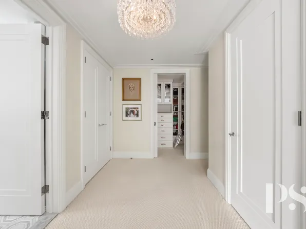 733 Park Avenue image 22 of 27