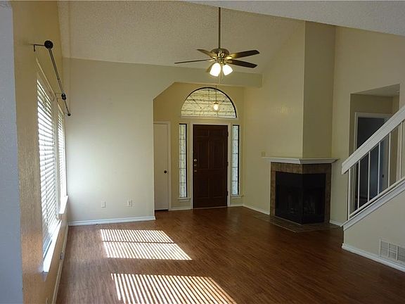 2nd image of 508 Lookout Mountain Trl